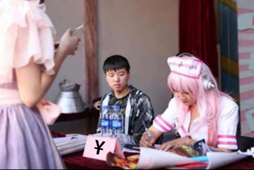 COSplay有哪些赚钱方式，直播收入、比赛收入等
